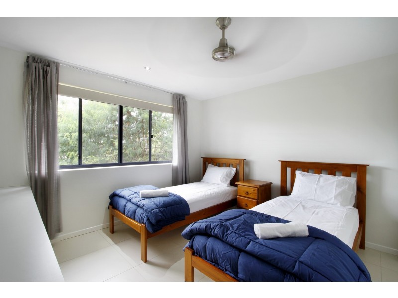 2 Jessies Way, Cannonvale QLD 4802