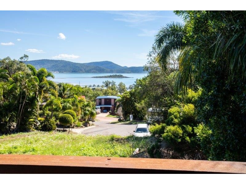 45 Eshelby Drive, Cannonvale QLD 4802