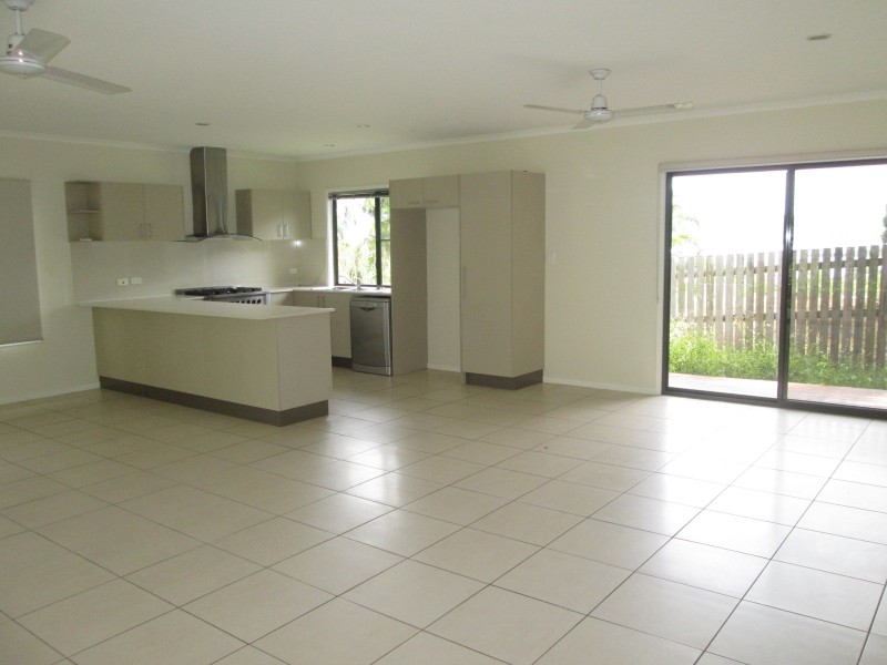 45 Eshelby Drive, Cannonvale QLD 4802