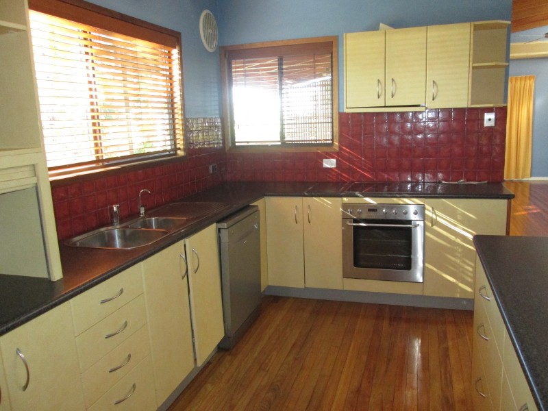 5 Wambiri Street, Cannonvale QLD 4802