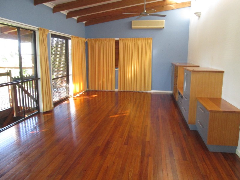 5 Wambiri Street, Cannonvale QLD 4802