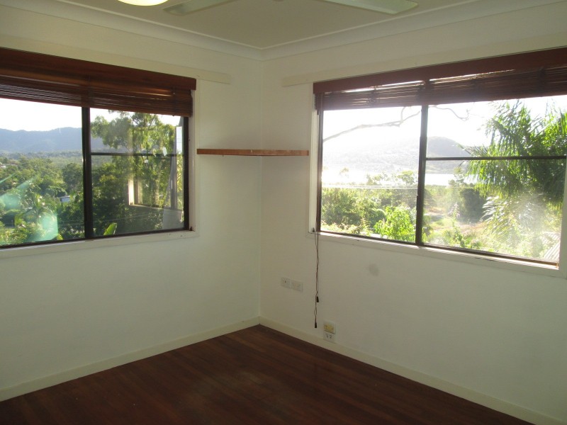 5 Wambiri Street, Cannonvale QLD 4802