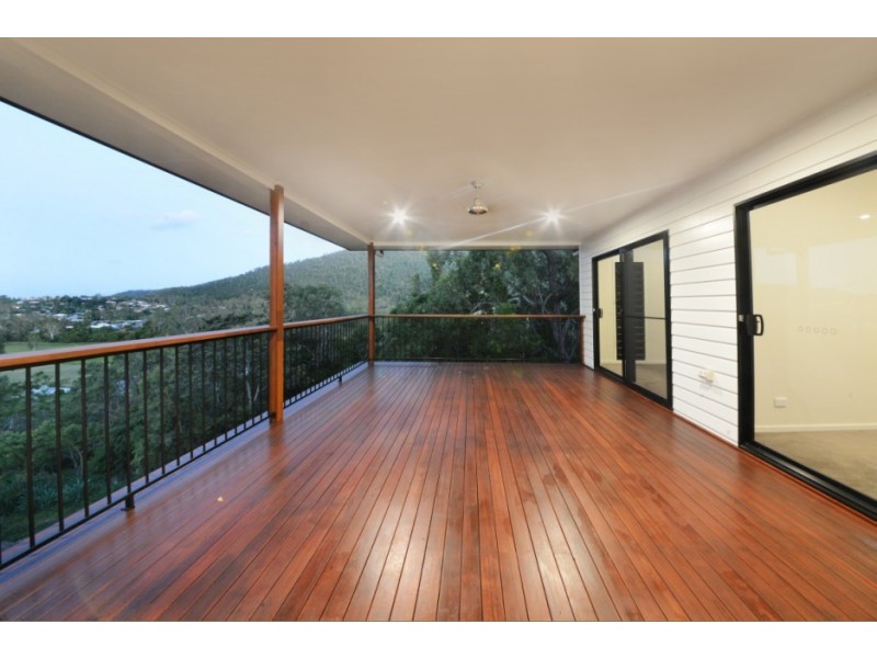 11 Scarlet Gum Crescent, Cannonvale QLD 4802