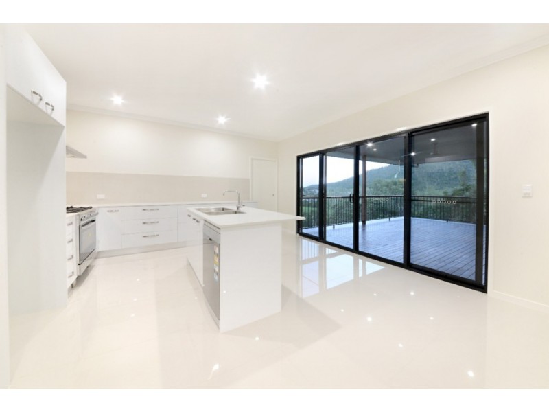 11 Scarlet Gum Crescent, Cannonvale QLD 4802