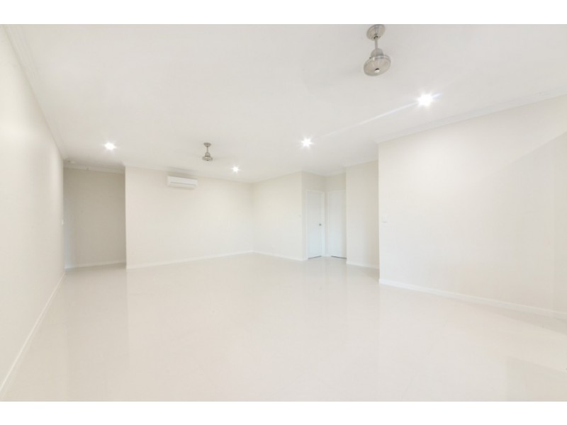 11 Scarlet Gum Crescent, Cannonvale QLD 4802