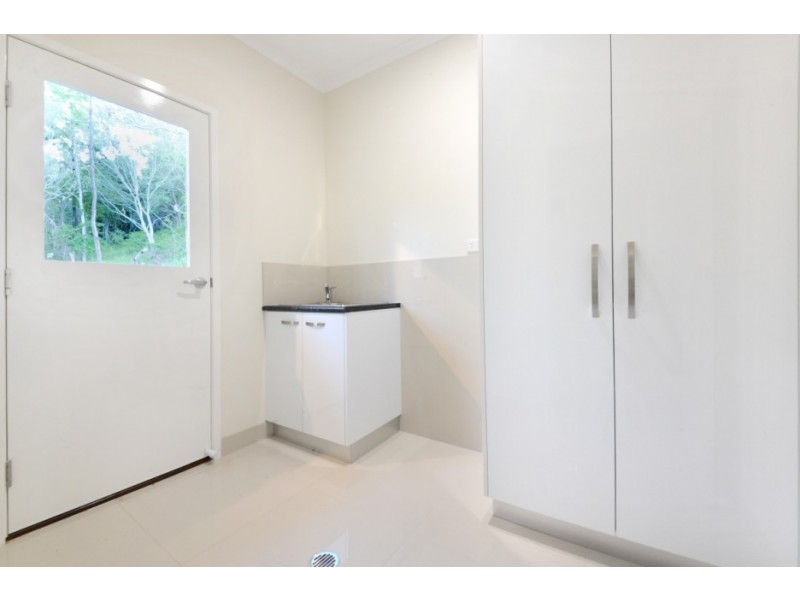 11 Scarlet Gum Crescent, Cannonvale QLD 4802