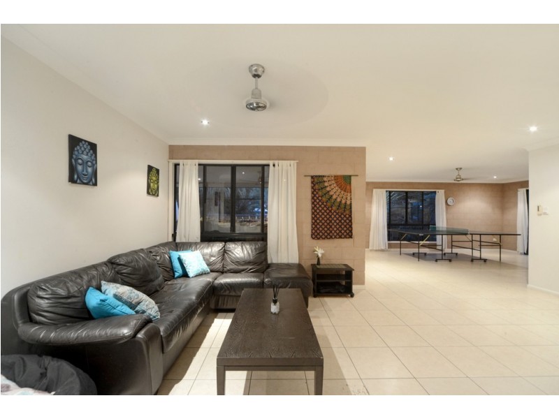 3 Shelley Close, Cannonvale QLD 4802