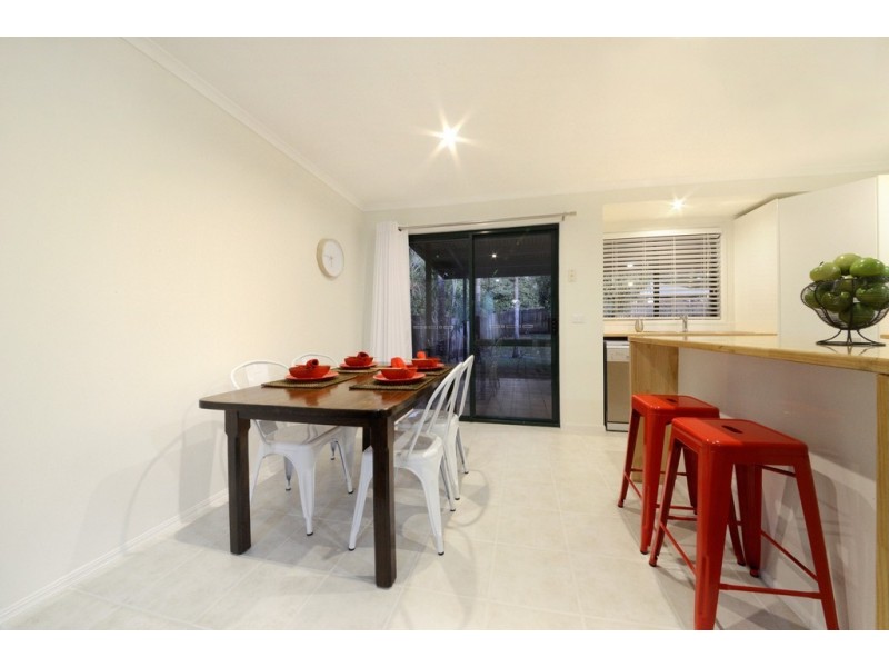 8 Cateran Close, Cannonvale QLD 4802