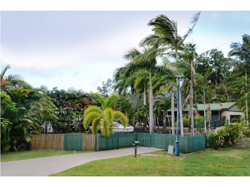 1 Sandpiper Crescent, Jubilee Pocket QLD 4802