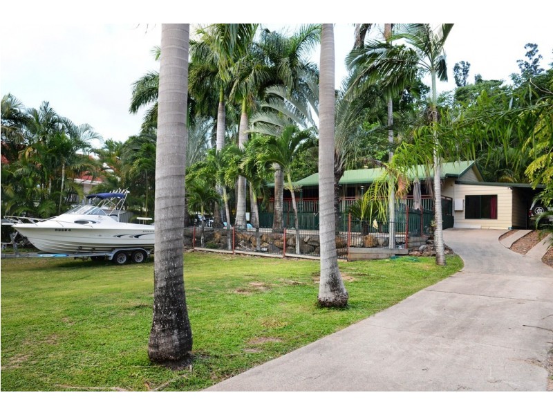 1 Sandpiper Crescent, Jubilee Pocket QLD 4802