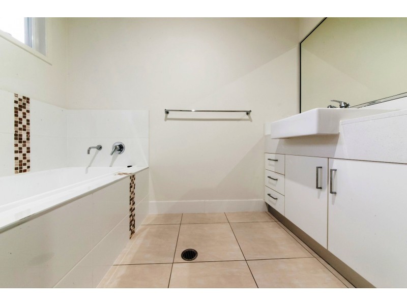 7 Armada Crescent, Jubilee Pocket QLD 4802