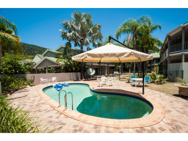 1c/10 Island Drive, Cannonvale QLD 4802