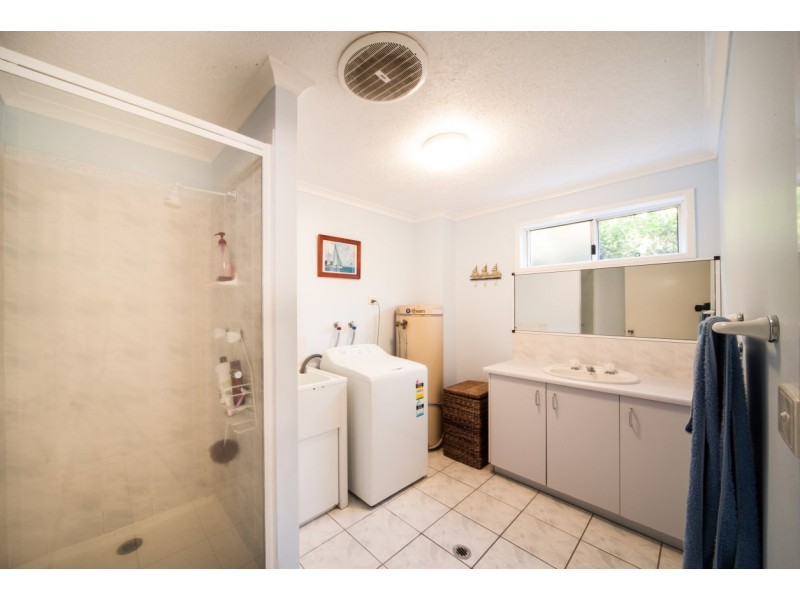 1c/10 Island Drive, Cannonvale QLD 4802