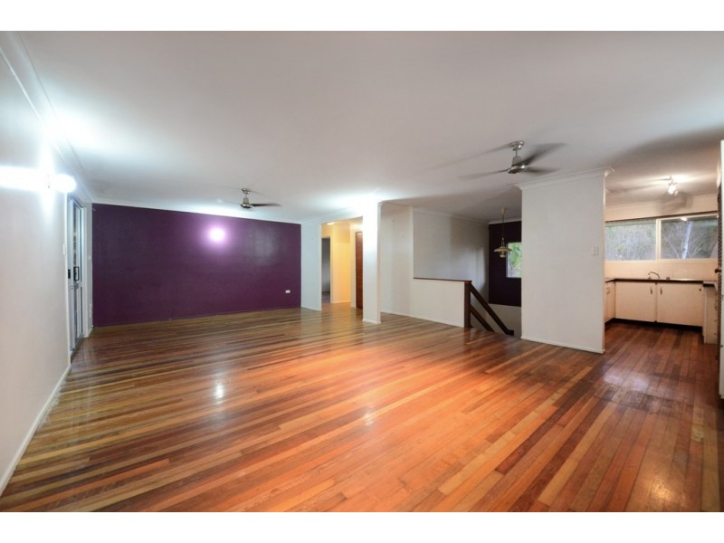 16 Iluka Street, Cannonvale QLD 4802