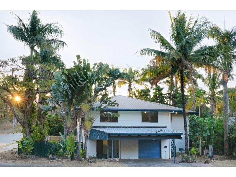 16 Iluka Street, Cannonvale QLD 4802