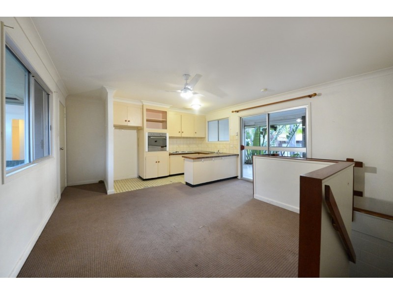 16 Iluka Street, Cannonvale QLD 4802
