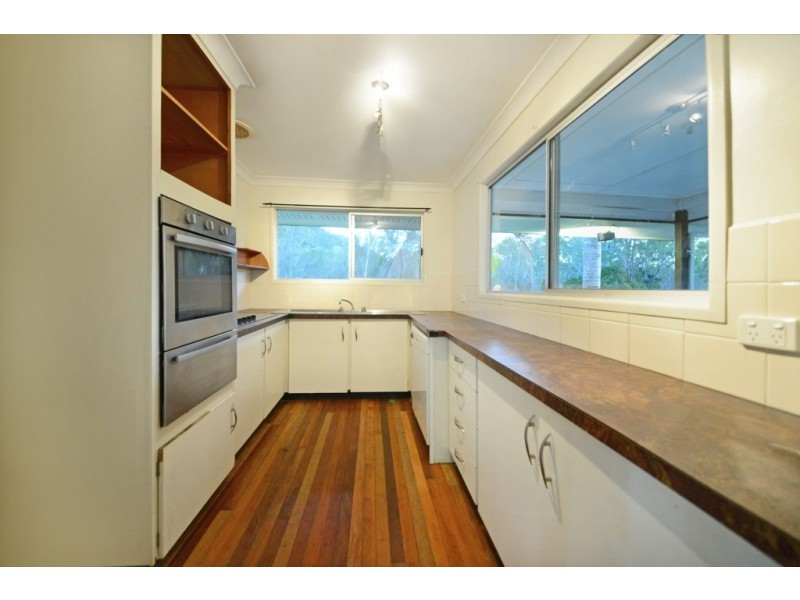 16 Iluka Street, Cannonvale QLD 4802