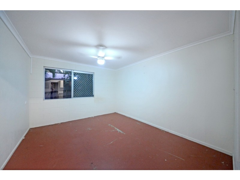 16 Iluka Street, Cannonvale QLD 4802