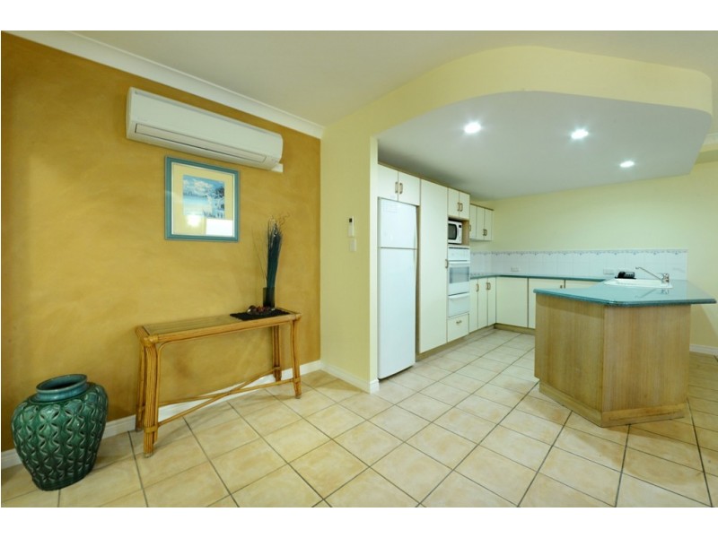 8/10 Golden Orchid Drive, Airlie Beach QLD 4802