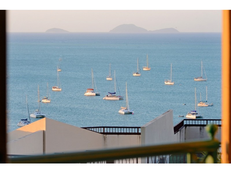 8/10 Golden Orchid Drive, Airlie Beach QLD 4802