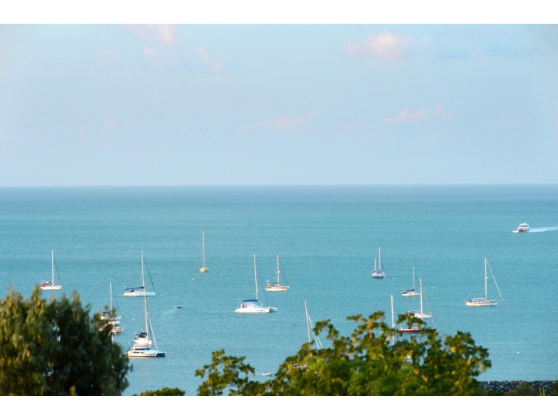 8/10 Golden Orchid Drive, Airlie Beach QLD 4802