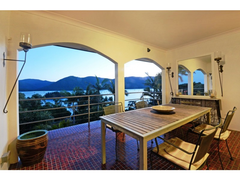 6 Shutehaven Close, Shute Harbour QLD 4802