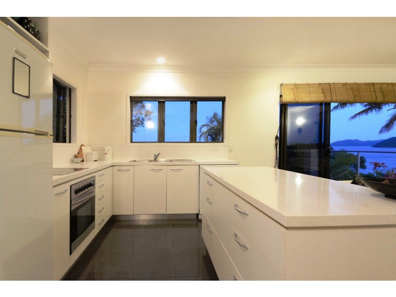 6 Shutehaven Close, Shute Harbour QLD 4802