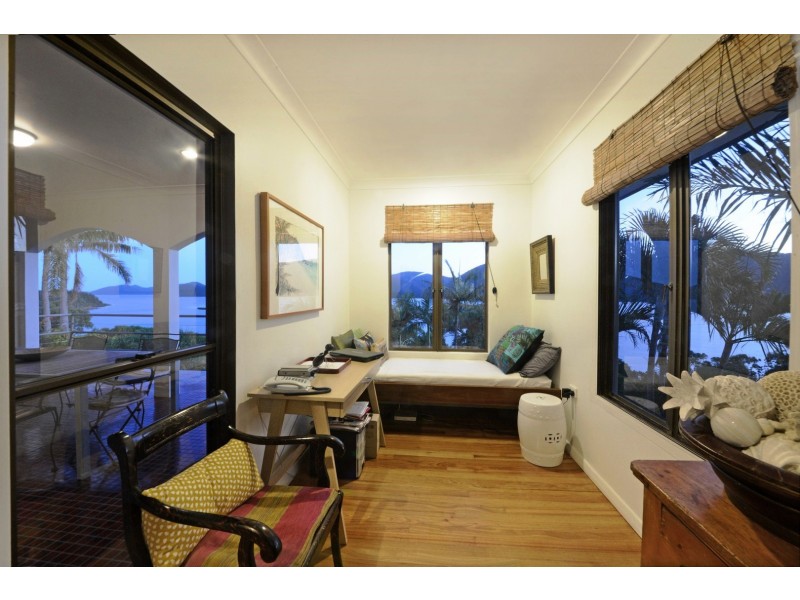 6 Shutehaven Close, Shute Harbour QLD 4802