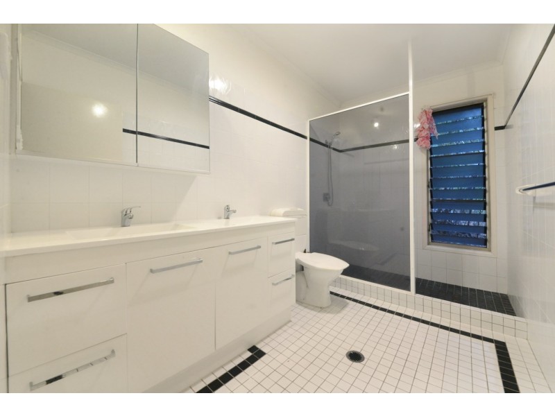 7 Country Road, Cannonvale QLD 4802