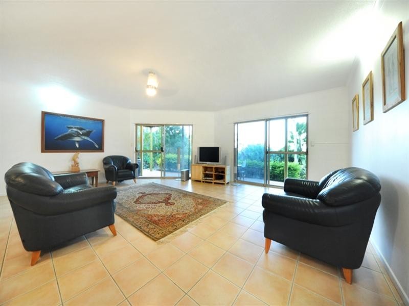 7 Country Road, Cannonvale QLD 4802