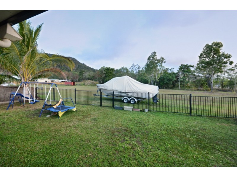 88 Abell Road, Cannonvale QLD 4802