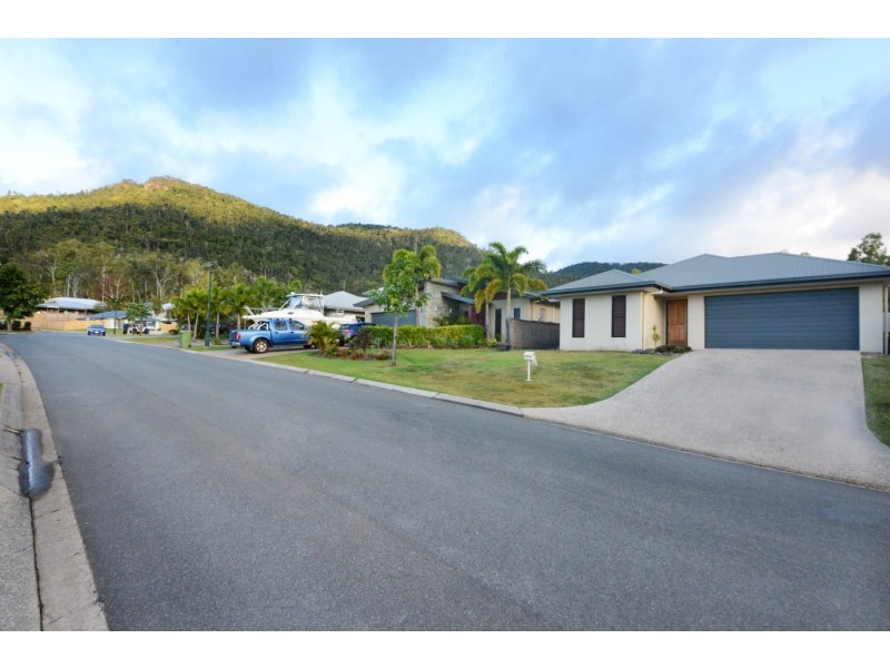 88 Abell Road, Cannonvale QLD 4802