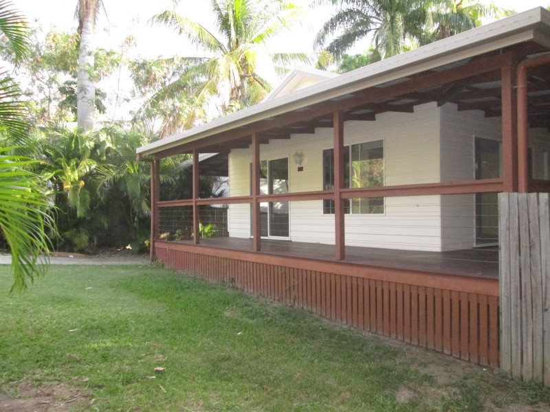14 Iluka Street, Cannonvale QLD 4802