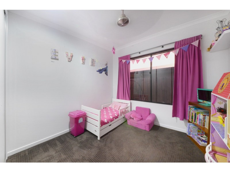 22 Twin Creek Court, Cannonvale QLD 4802