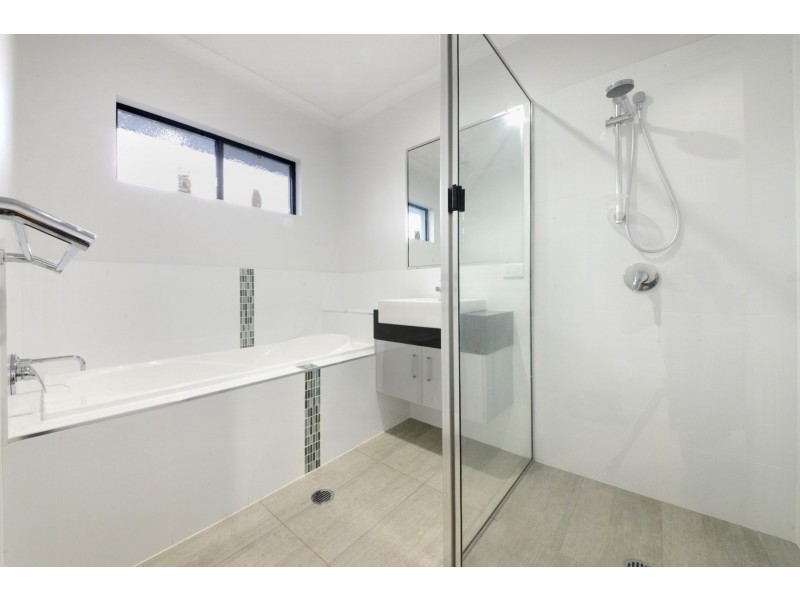 22 Twin Creek Court, Cannonvale QLD 4802