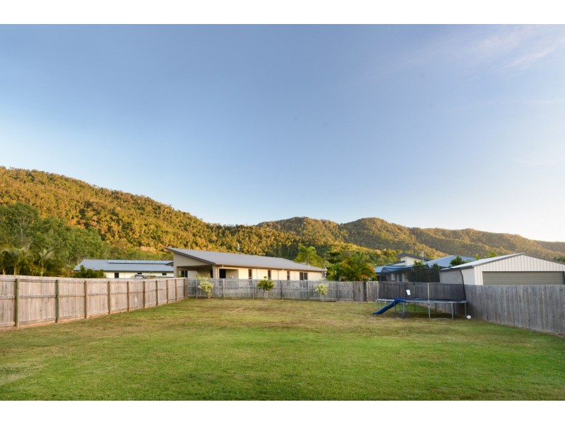 22 Twin Creek Court, Cannonvale QLD 4802