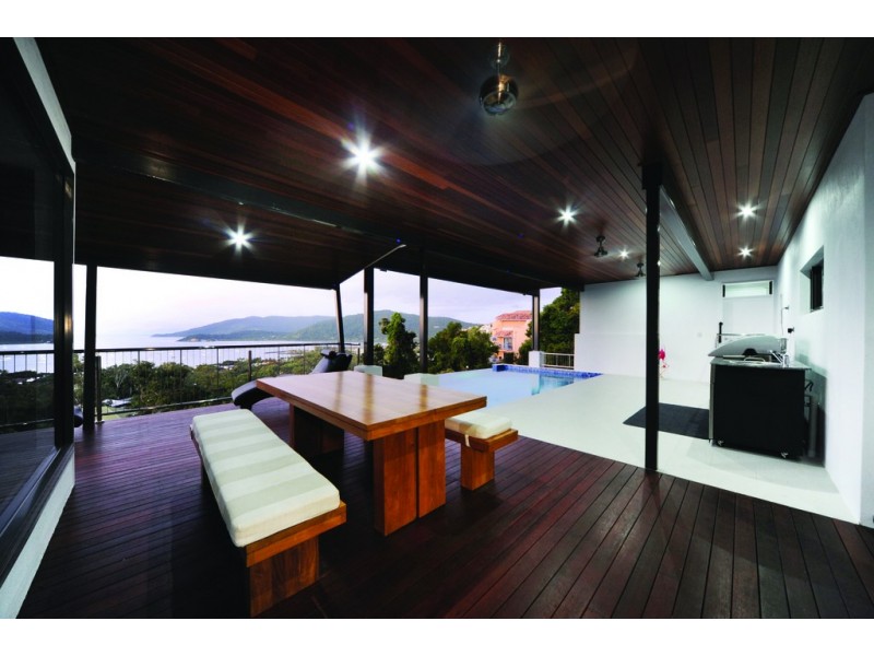 15 Kara Crescent, Airlie Beach QLD 4802
