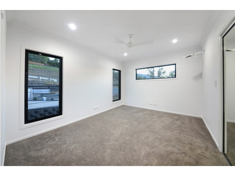 24 Whitehaven Crescent, Cannonvale QLD 4802
