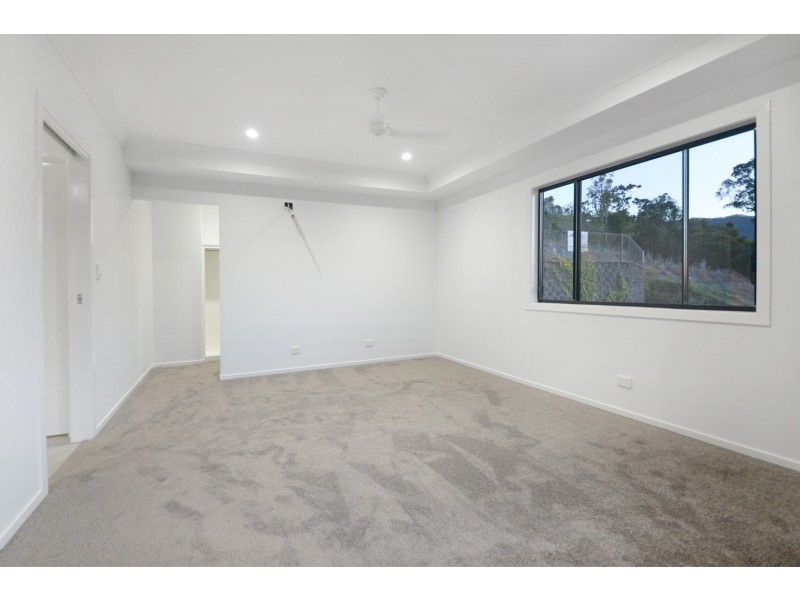24 Whitehaven Crescent, Cannonvale QLD 4802