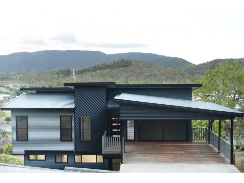 24 Whitehaven Crescent, Cannonvale QLD 4802