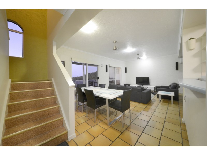 6/12 Eshelby Drive, Cannonvale QLD 4802