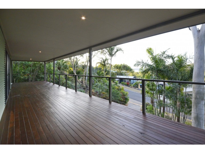 9 Country Road, Cannonvale QLD 4802