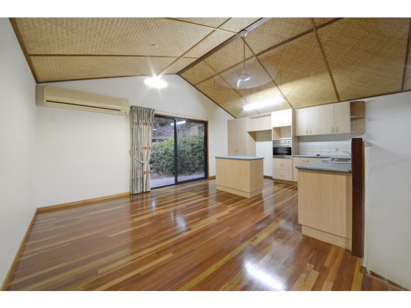9 Country Road, Cannonvale QLD 4802