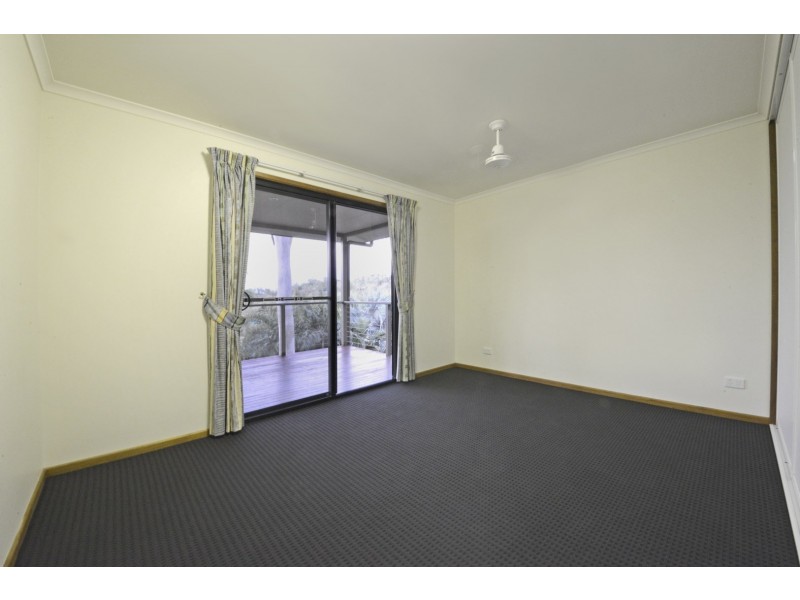 9 Country Road, Cannonvale QLD 4802
