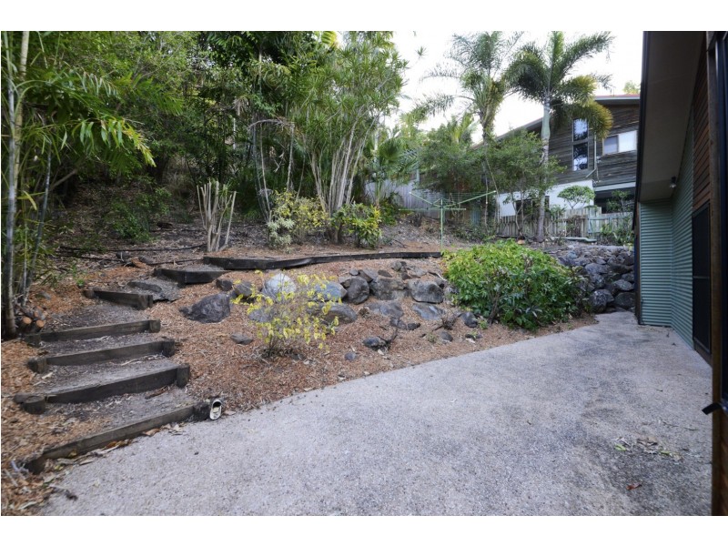 9 Country Road, Cannonvale QLD 4802