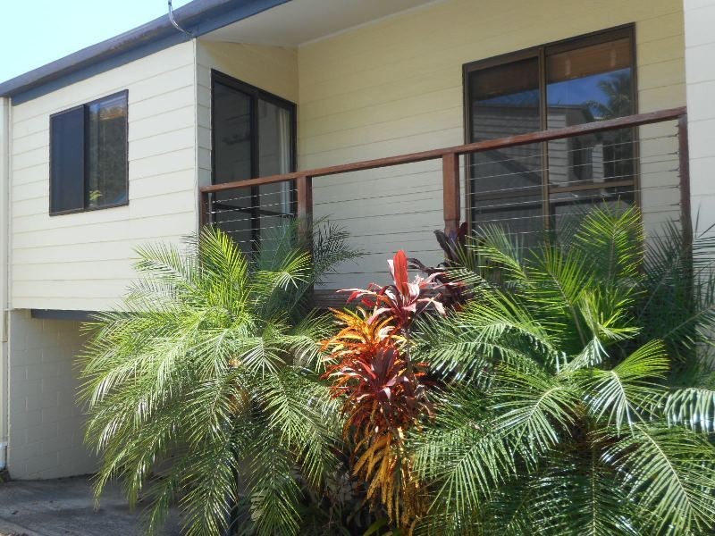 2/4 Border Drive, Cannonvale QLD 4802