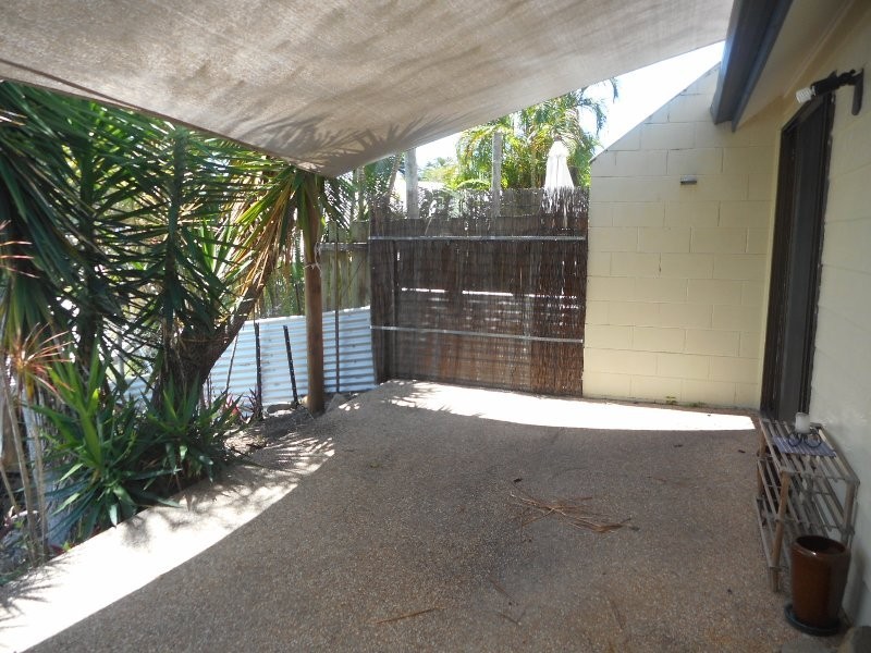 2/4 Border Drive, Cannonvale QLD 4802