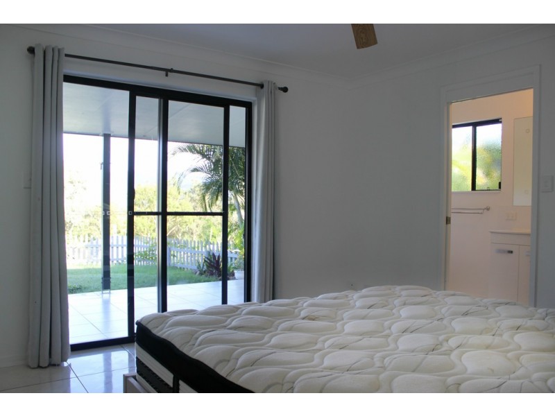 7 Amarula Drive, Cannonvale QLD 4802