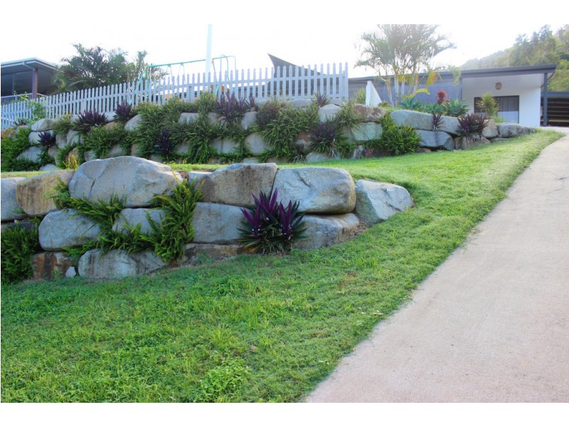 7 Amarula Drive, Cannonvale QLD 4802