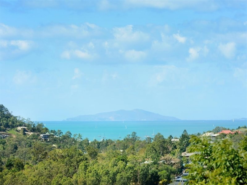 21/14 Hamilton Avenue, Cannonvale QLD 4802